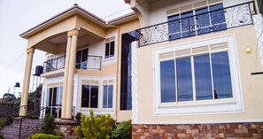 Exterior - Kitali Homes Uganda (Entebbe)