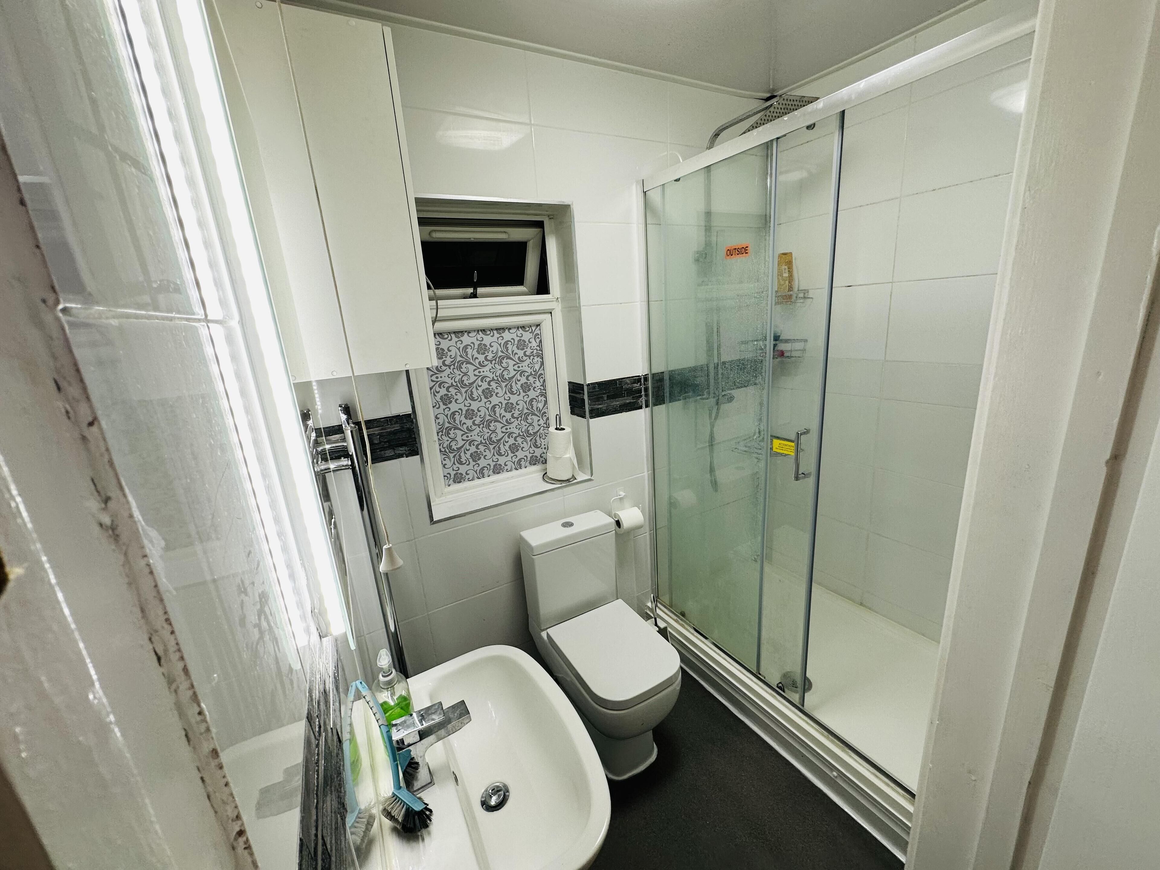 Apartment, 1 Queen Bed with Sofa bed | Bathroom | Shower