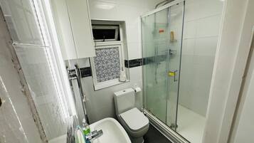 Apartment, 1 Queen Bed with Sofa bed | Bathroom | Shower