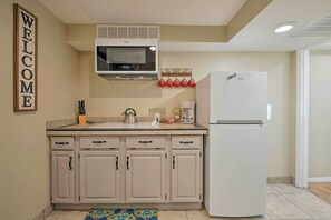 Apartment (3 Bedrooms) | Interior - Roomy Salt Lake City Apt With Movie/game Room (Salt Lake City)