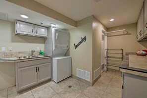Apartment (3 Bedrooms) | Interior - Roomy Salt Lake City Apt With Movie/game Room (Salt Lake City)