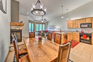 Apartment (3 Bedrooms) | Interior - Gorgeous Steamboat Townhome: Shuttle to Ski Resort (Steamboat Springs)