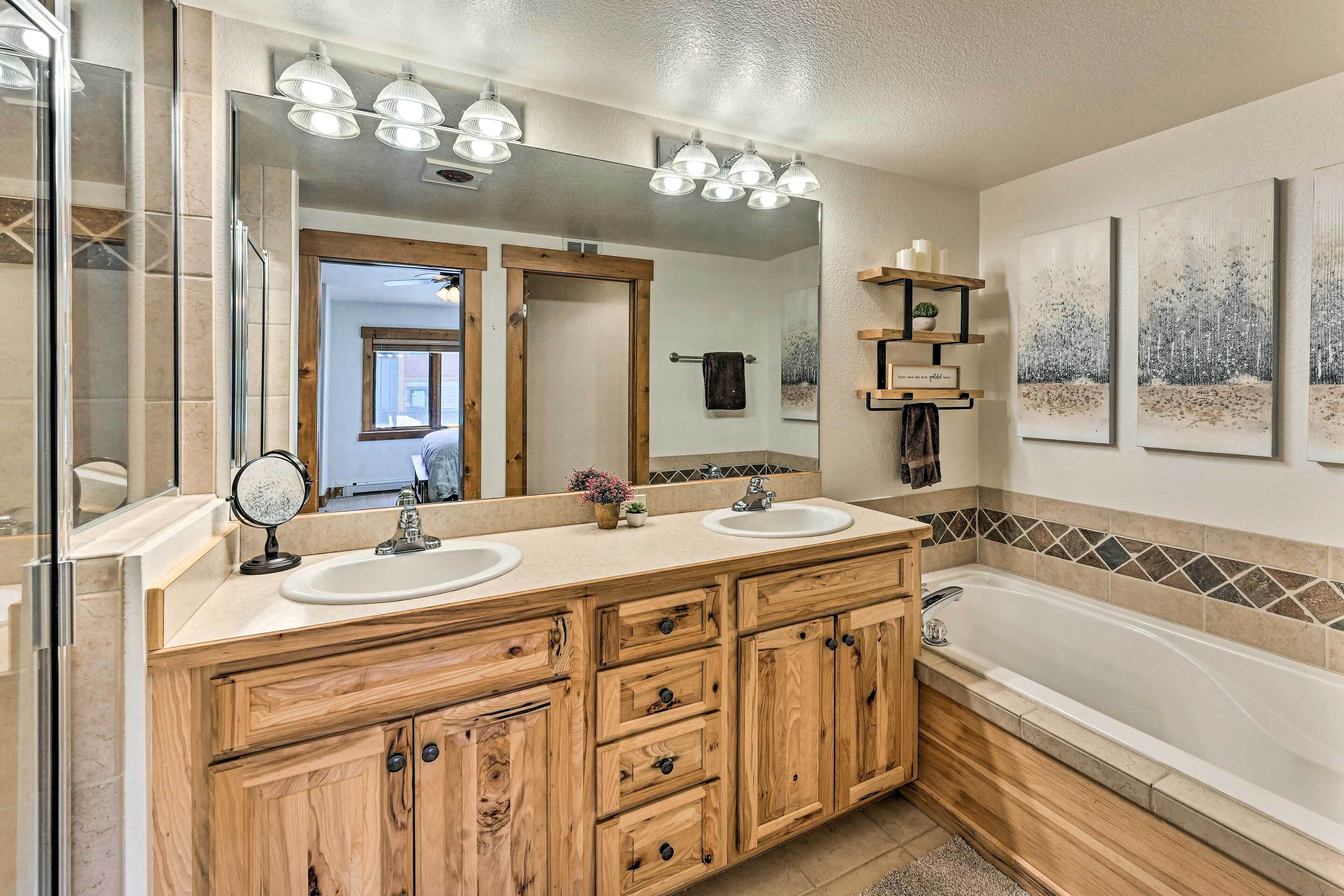 Gorgeous Steamboat Townhome: Shuttle to Ski Resort