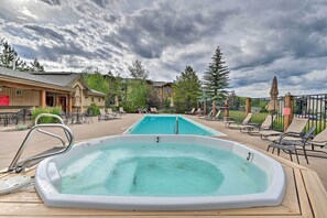 Apartment (3 Bedrooms) | Interior - Gorgeous Steamboat Townhome: Shuttle to Ski Resort (Steamboat Springs)