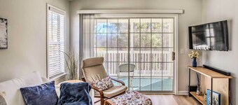 3 Community Pools: Golf Course Condo in Longs