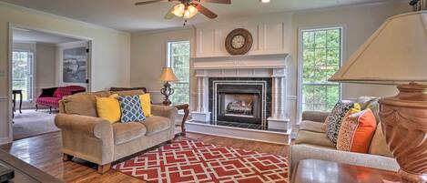 House (4 Bedrooms) | Front of property