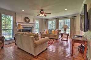 House (4 Bedrooms) | Interior