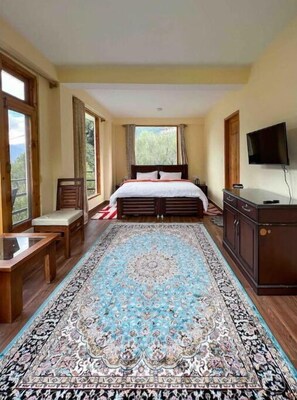 3 bedrooms, bed sheets