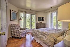 House (3 Bedrooms) | 3 bedrooms, iron/ironing board