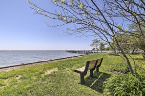Property grounds - Luxe Chesapeake Bay Getaway < 20 Mi to Annapolis! (Shady Side)