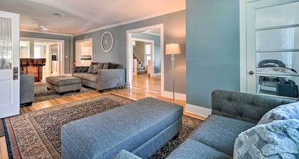 Downtown Retreat w/ Grill, Fire Pit & Wet Bar