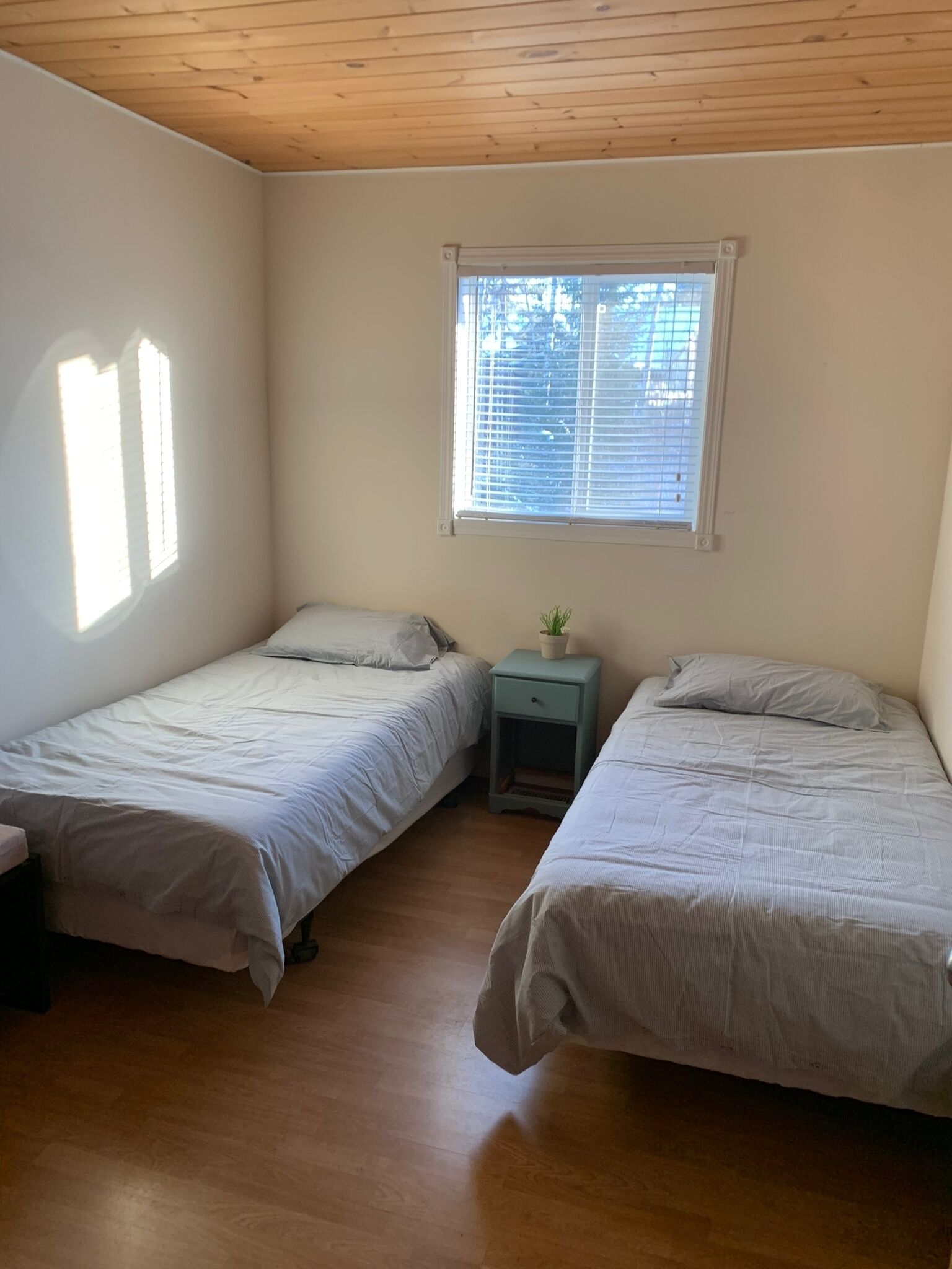 West Hawk Lake Family Paradise - just minutes from the beach