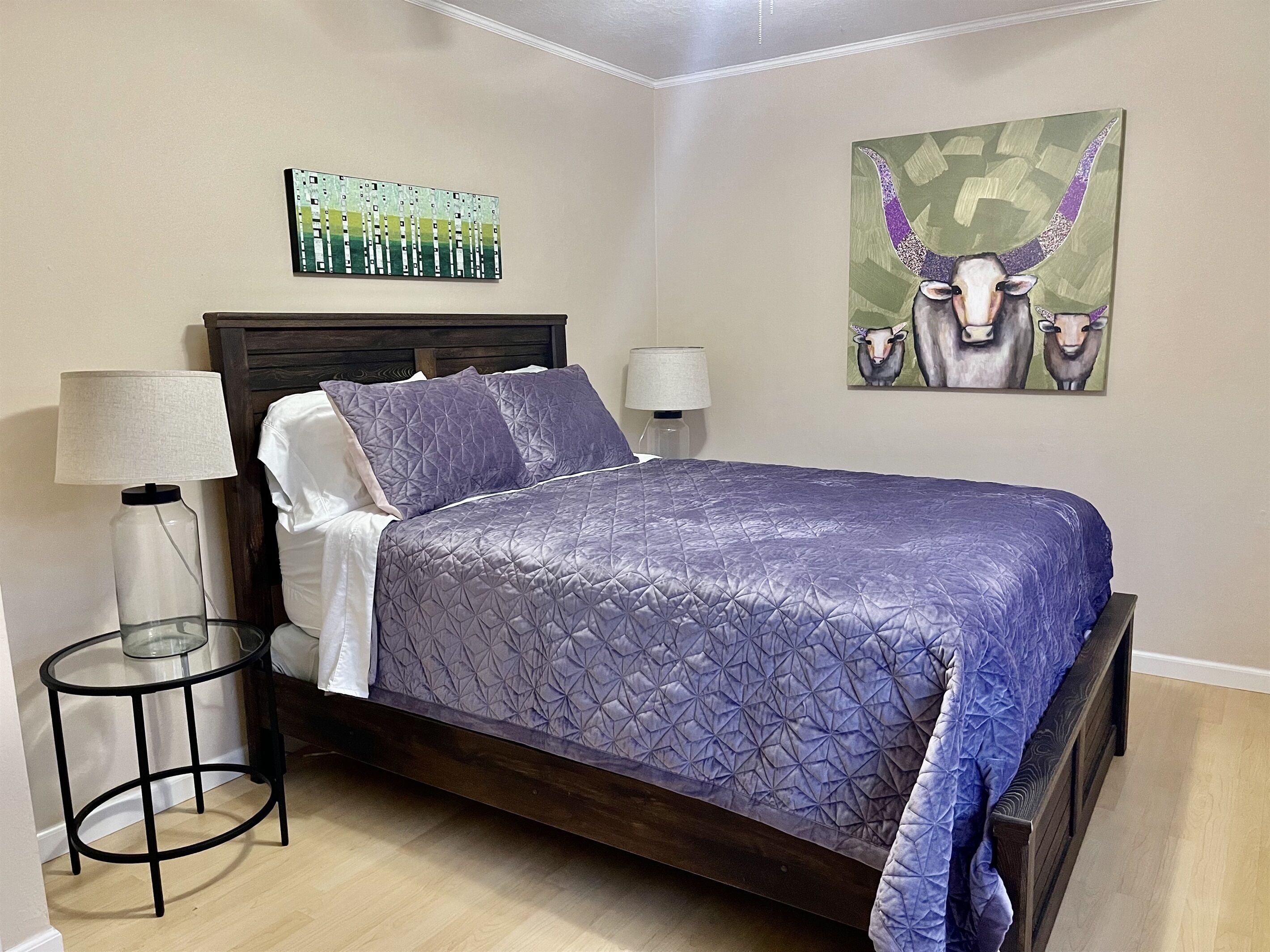 New Listing in Murphys - Come & Relax close to DownTown in this 4BR house!