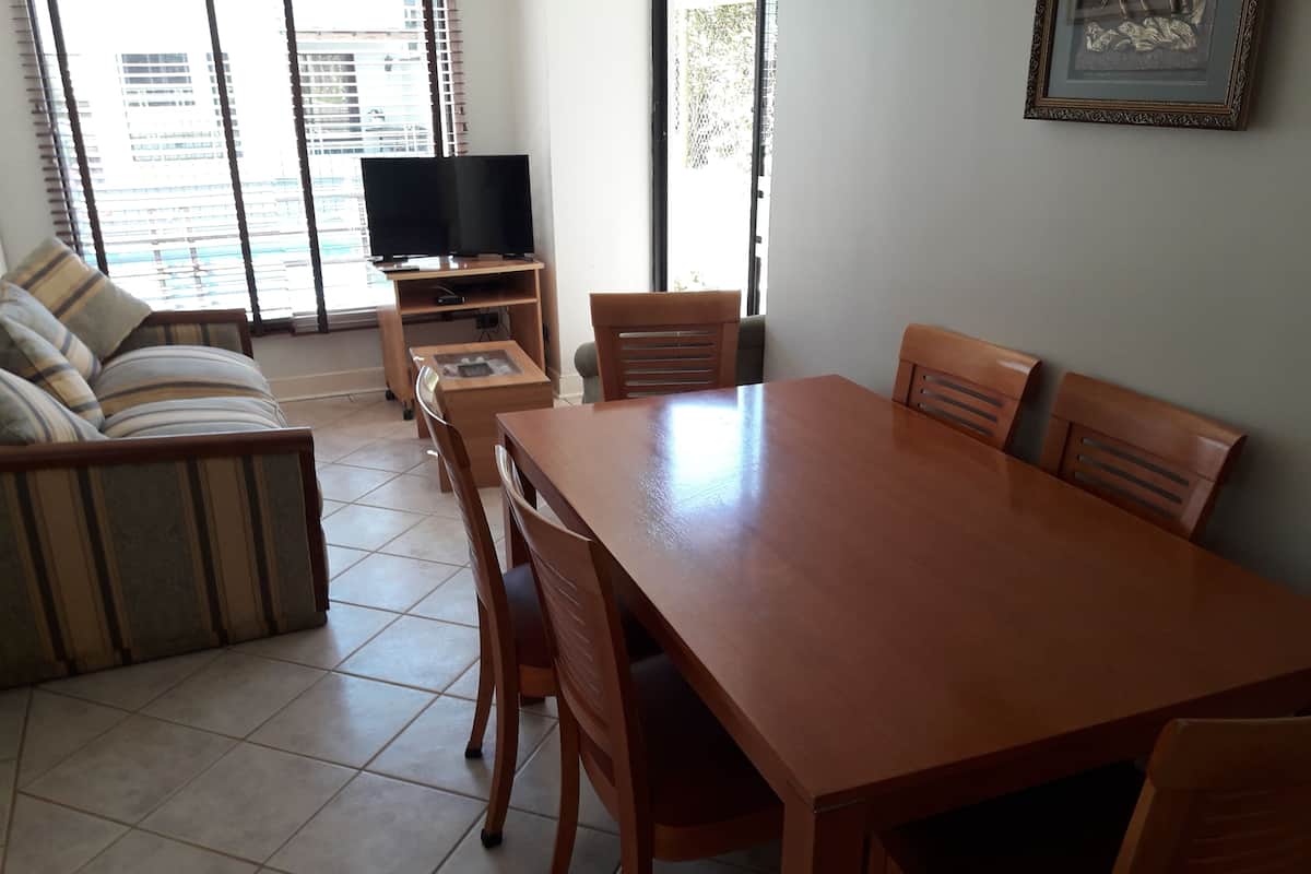 Basic Apartment | Living area