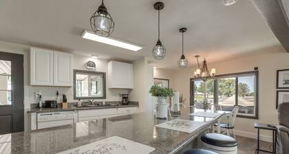 Golf Course Views: Resort Retreat in Sun Lakes