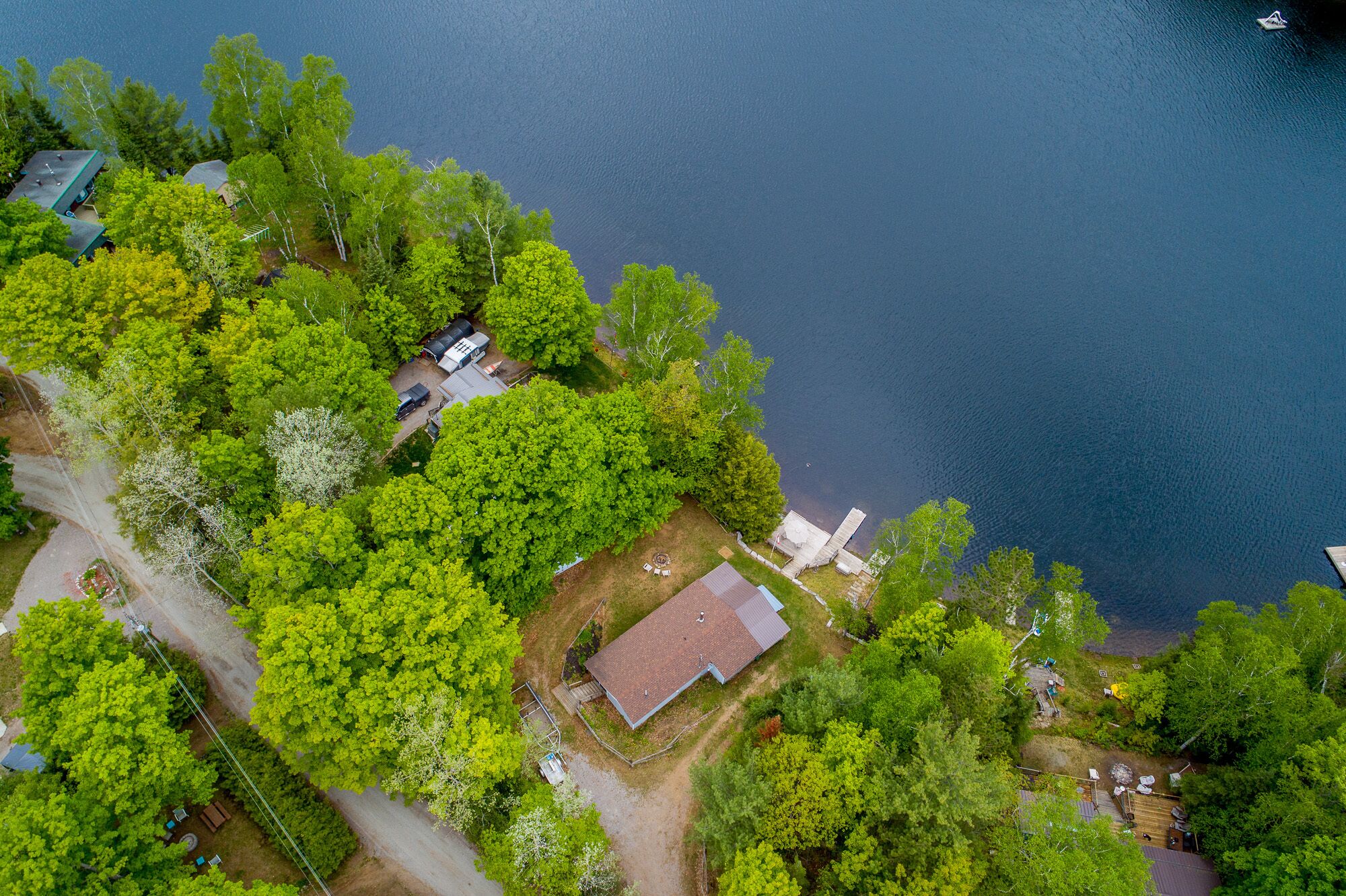 La Bella Vista Lakehouse -Lake Life Awaits: Quaint Cottage with Modern Amenities