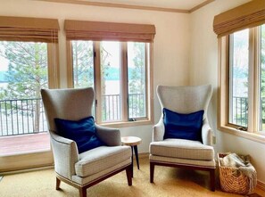 TV, fireplace, DVD player, offices