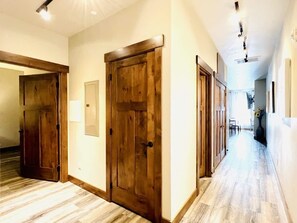 Interior - Mural Place, Cool Downtown Condo (Columbia Falls)