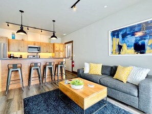 電視、壁爐、 辦公室