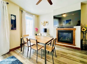 Dining - Mural Place, Cool Downtown Condo (Columbia Falls)