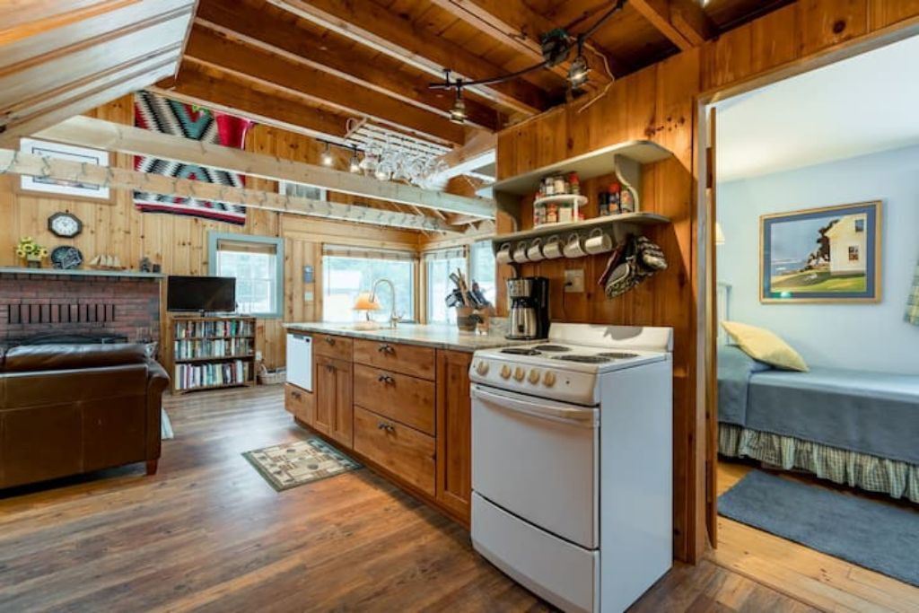 Kedar Brook Cottage on Keoka Lake