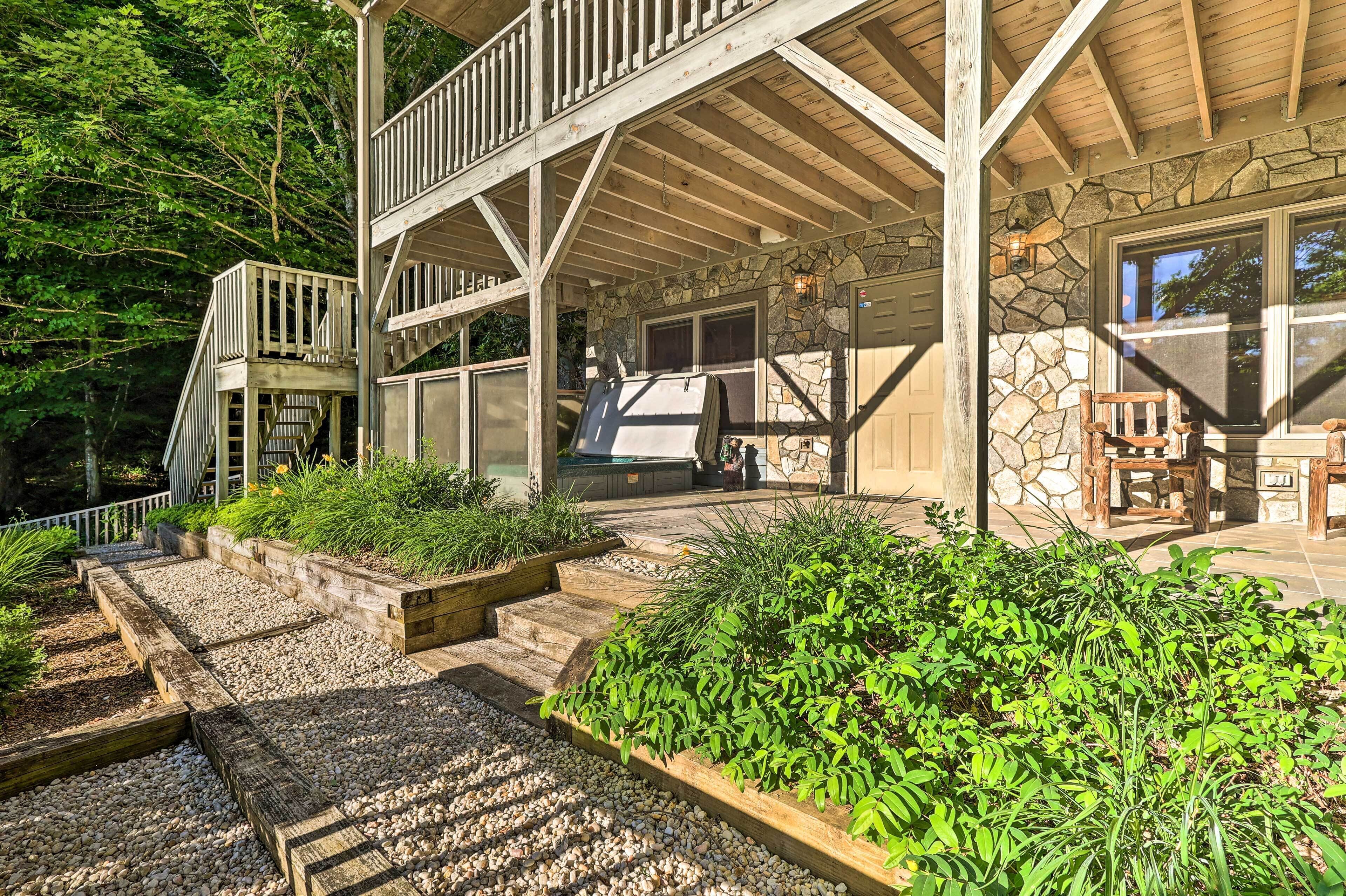 Serene Mountain Retreat w/ Hot Tub & Grills!