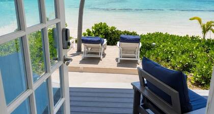 Bella Vista Breeze - Beachfront Oasis awaits your arrival.