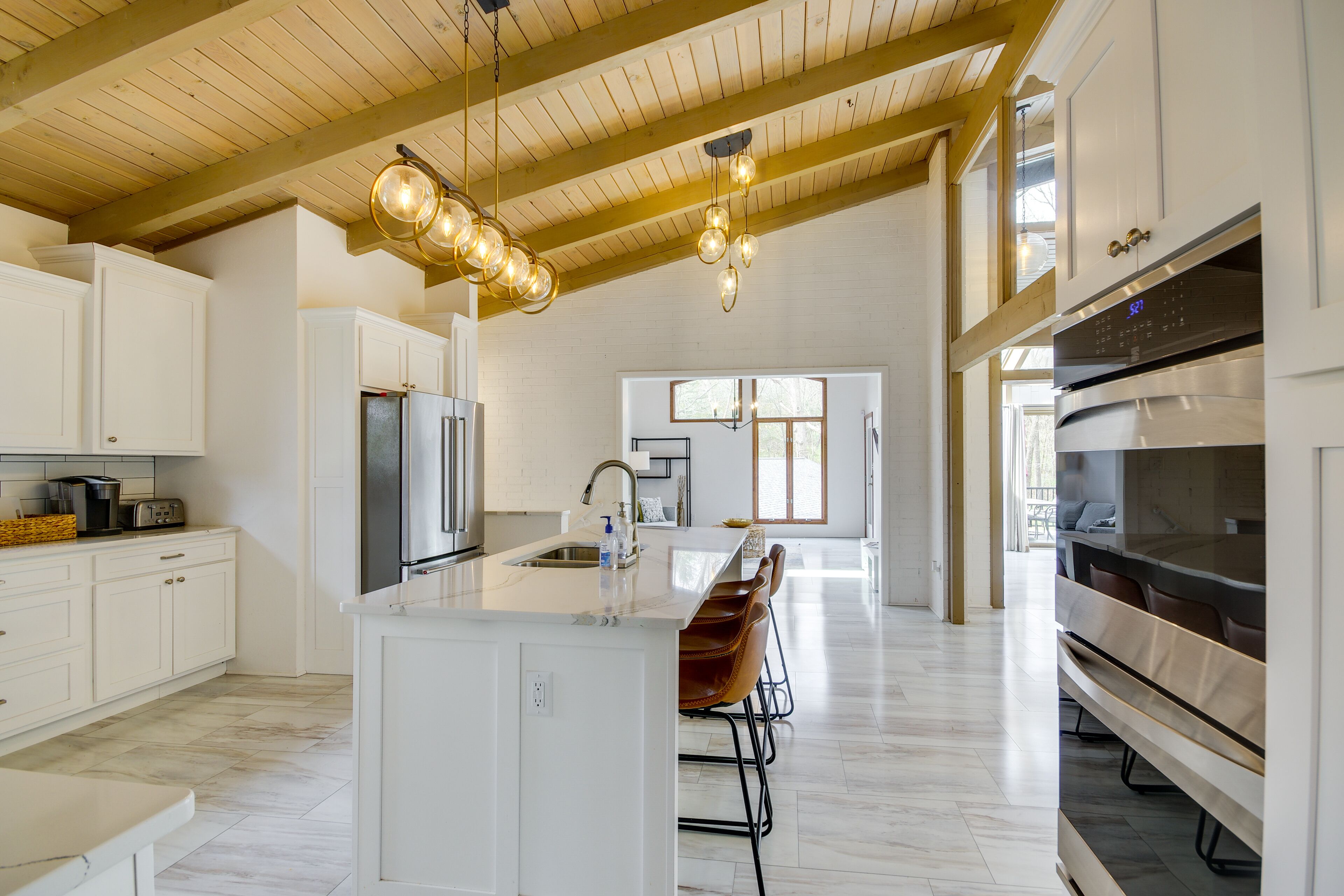 Sprawling Jefferson City Villa: Indoor Pool, Creek