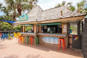 Outdoor dining - Beautiful Beach View Condo,Pool,Mz61 (Myrtle Beach)