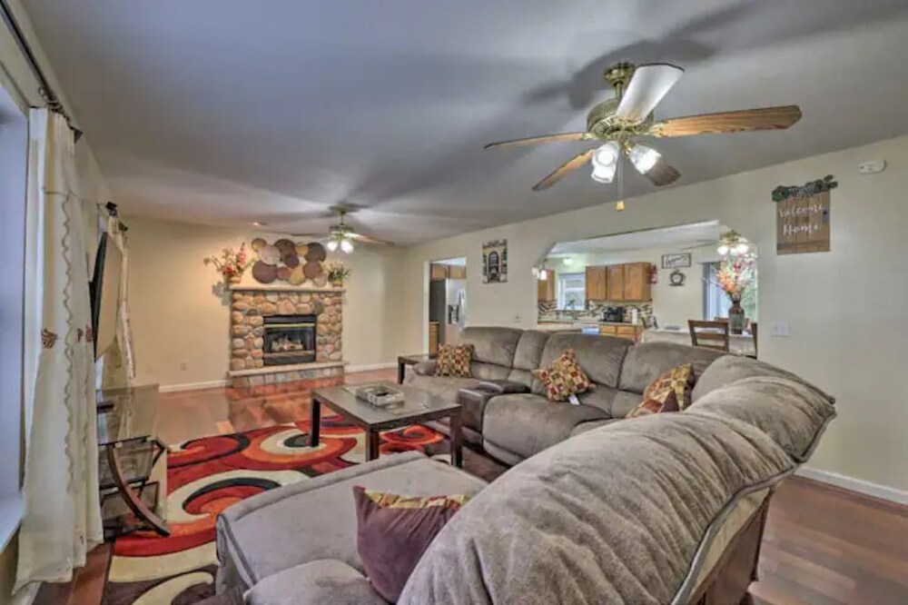 Pocono mountainPocono Summit Lake Front Home