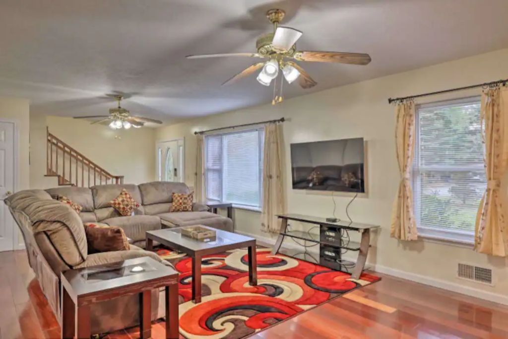 Pocono mountainPocono Summit Lake Front Home