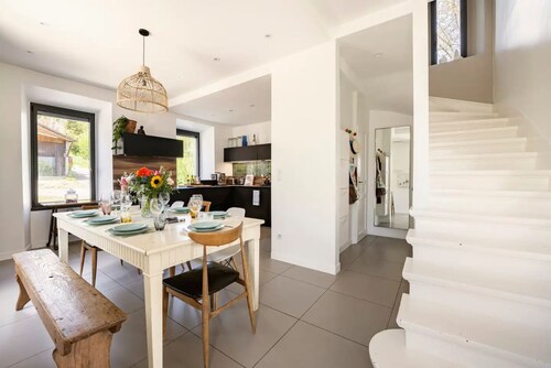 Villa Côte des Vignes {Annecy 15’ x Geneva 30'}