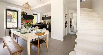 Villa Côte des Vignes {Annecy 15’ x Geneva 30'}