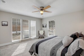 2 bedrooms, desk, travel crib, free WiFi