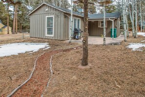Exterior - Cottage-30 day min rental-2bd,1 bath -down town darling-walk to the heart of WP (Woodland Park)