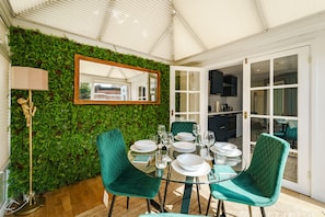 Dining - Emerald Stays UK at The Adelphi (Stratford-upon-Avon)