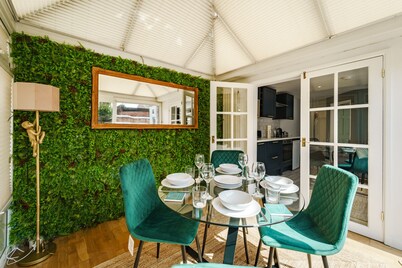 Emerald Stays UK at The Adelphi