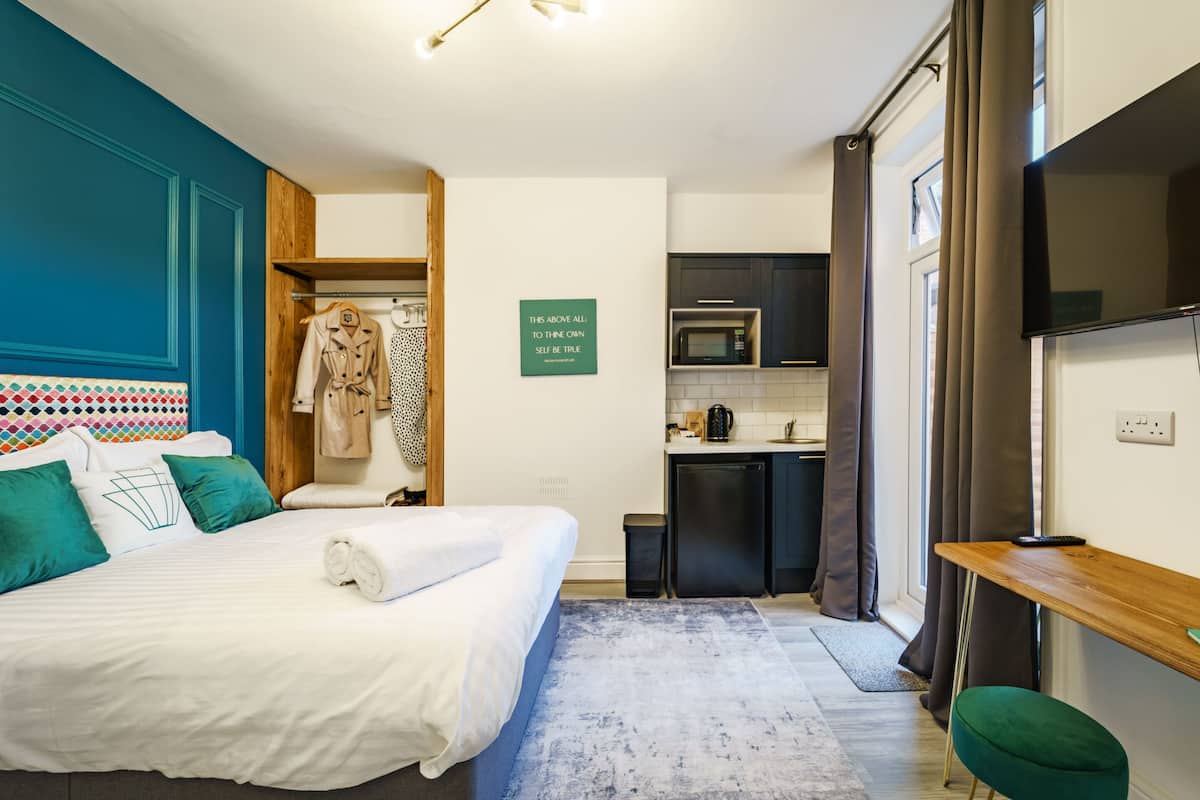 Deluxe Studio, Ensuite (Pet Friendly)