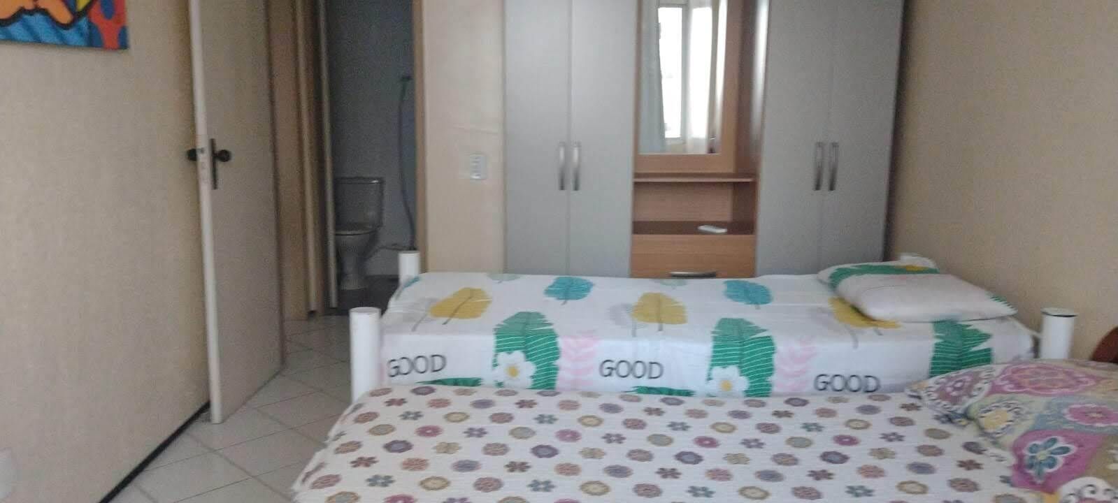 Spacious 3/4 bedroom apartment 2 blocks from the seafront in Meireles