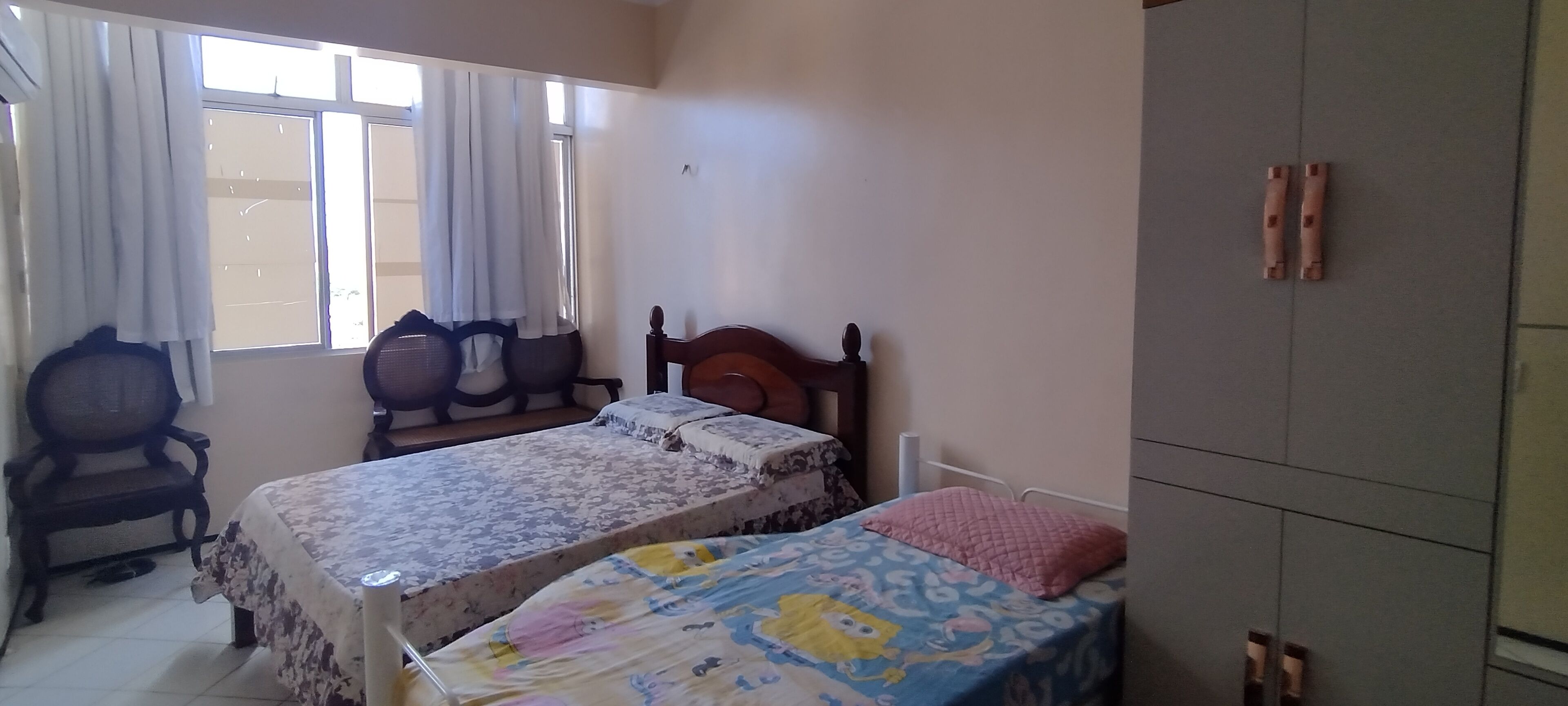 Spacious 3/4 bedroom apartment 2 blocks from the seafront in Meireles