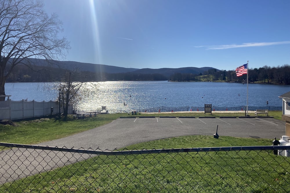 Beaverdam Lake Ranch Near West Point, In New Windsor NY