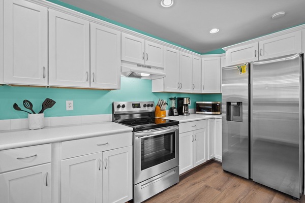 Refrigerador, microondas, horno, placa de cocina