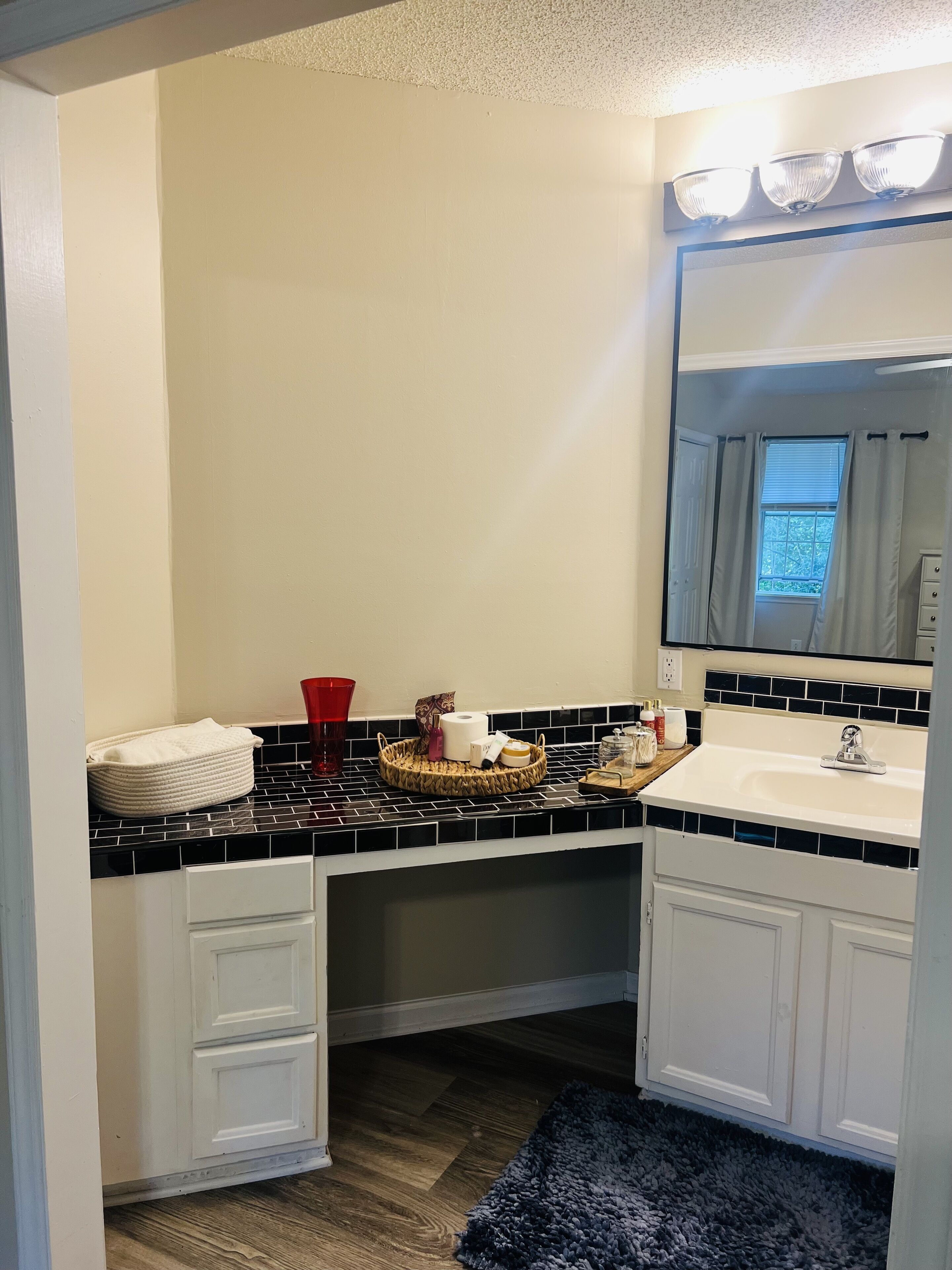 Full House! 2 bed/2.5 bath home away from home