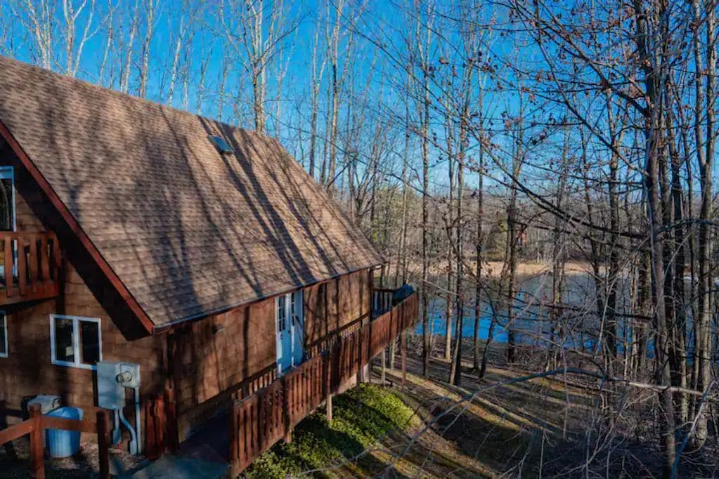 Lovely Liberty Chalet On the Waterfront