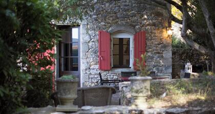 Dans le Luberon Nord, au Pied du Ventoux, Maison de 1861