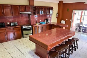 Fridge, microwave, oven, coffee/tea maker