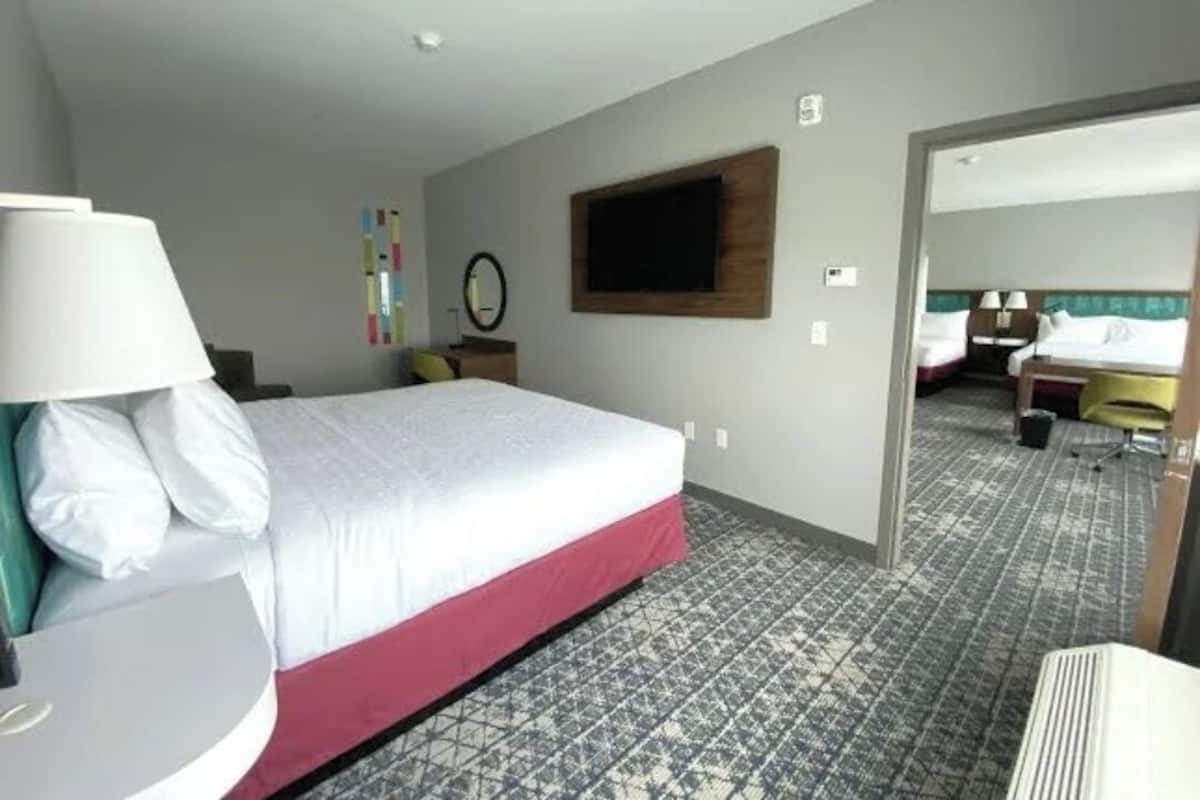 Suite, Multiple Beds (2 Rooms) | Free WiFi