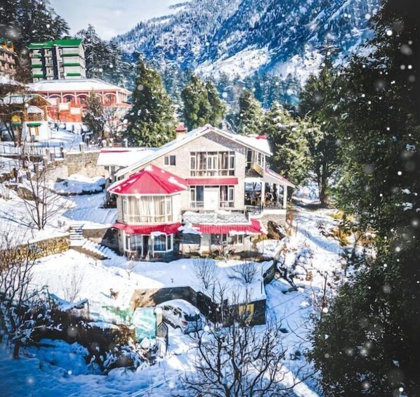 Exterior - 4BHK: The ForestBound Cottage (Manali)