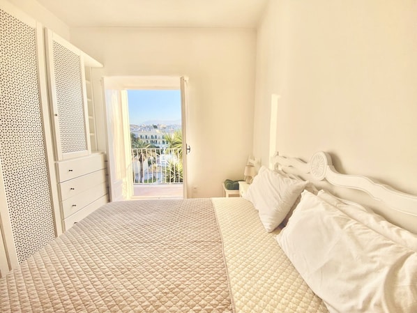 2 Schlafzimmer, Zimmersafe, Bügeleisen/Bügelbrett, Reisekinderbett