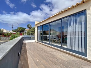 Outdoor dining - Casa da Figueira by Atlantic Holiday (Porto Santo)